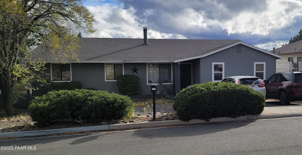 727 Douglas Ave, Prescott, AZ 86301 - photo 1