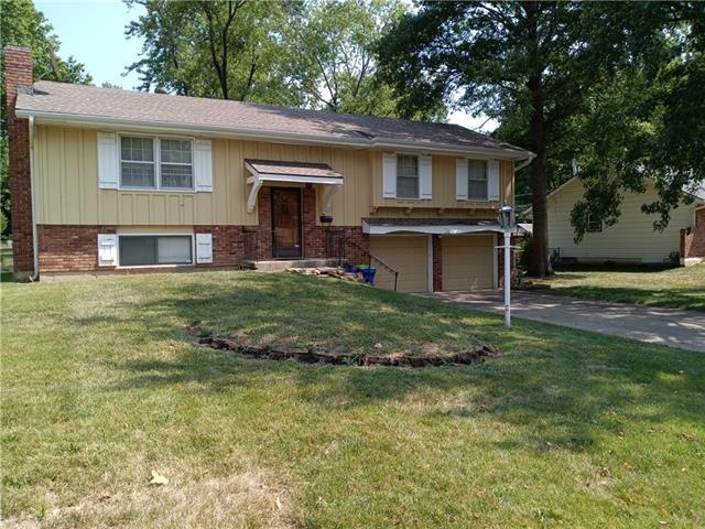 7111 Garnett St, Shawnee, KS 66203 - photo 1