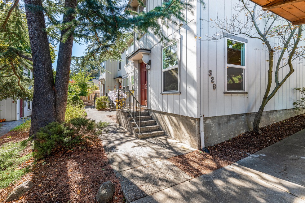 329 N Main Street #8 Ashland OR 97520