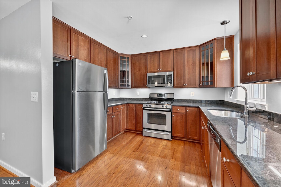 4071 S Four Mile Run Dr unit 401, Arlington, VA 22204 - photo 1