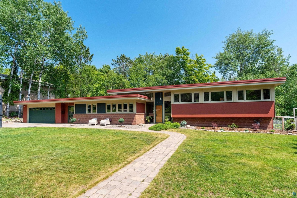 1520 Vermilion Rd, Duluth, MN 55812 - photo 1