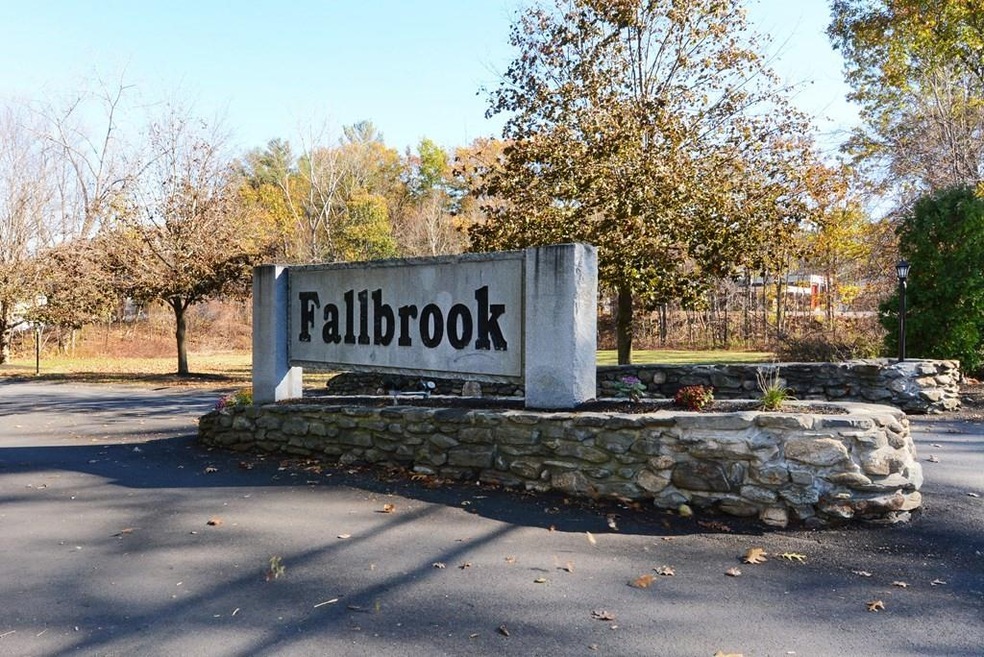 19 Meadow Pond Dr unit K, Leominster, MA 01453 - photo 1