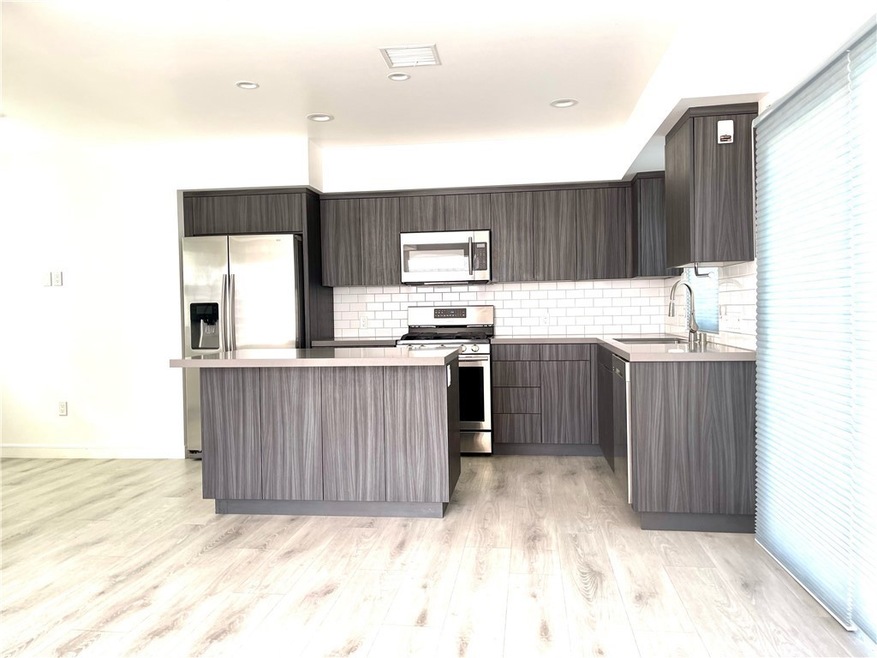 Self Closing Doors Kitchen Cabinets