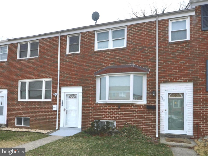 967 Circle Dr, Halethorpe, MD 21227 - photo 1