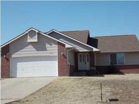 2 Car garage with Privacy fenced yard!