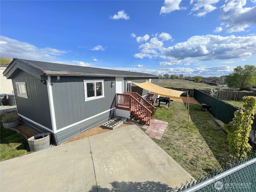 900 N Grape Dr unit 49, Moses Lake, WA 98837 - photo 1