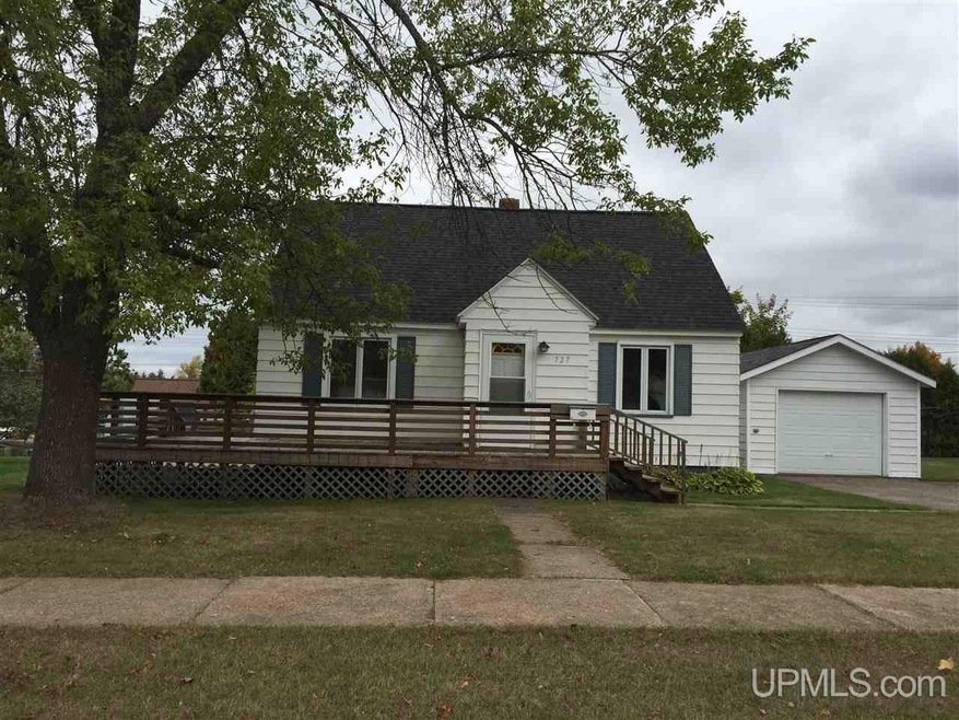 727 Duncan Ave, Ishpeming, MI 49849 - photo 1