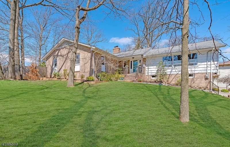 9 Rock Spring Rd, West Orange, NJ 07052 - photo 1