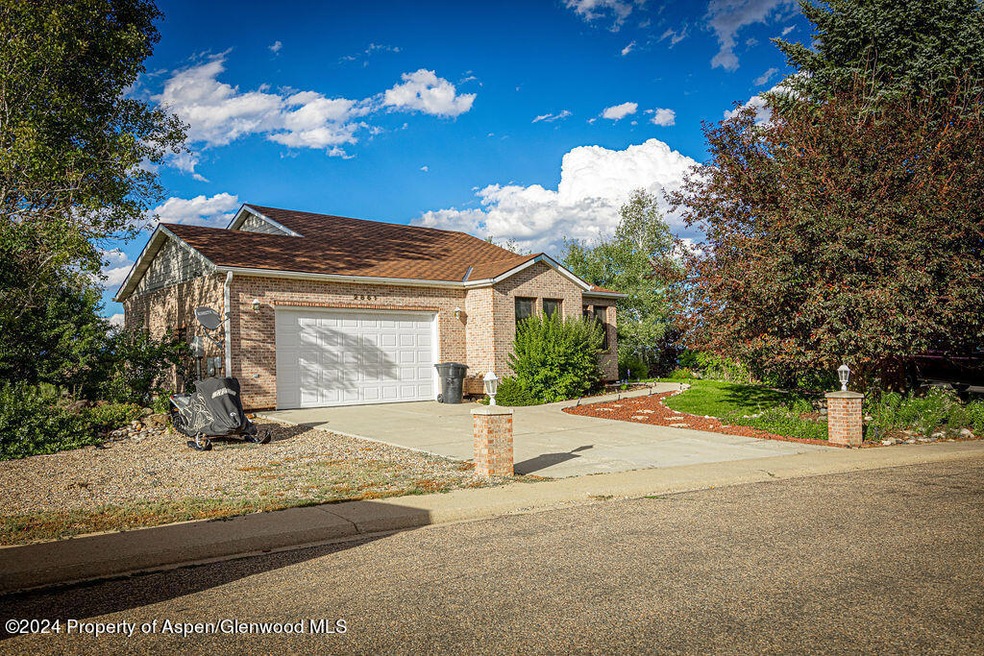 2861PinonCir.-03