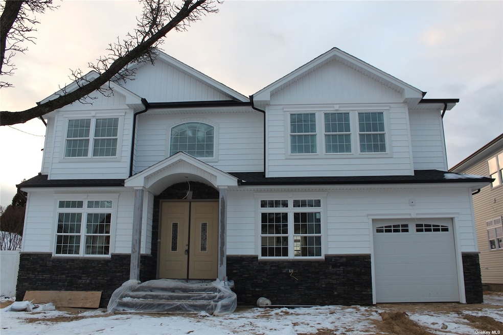 Sold $1,335,000 • Co-Listing Agent