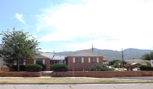 1800 Crescent Dr, Alamogordo, NM 88310 - photo 1