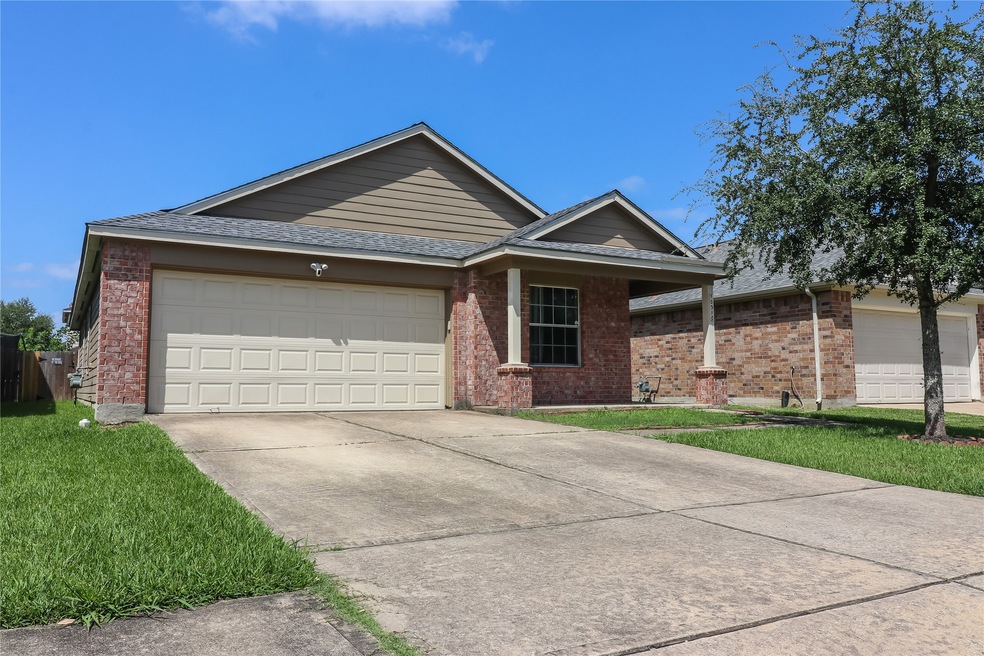 10310 Hurst Hill Ln, Houston, TX 77075 - photo 1