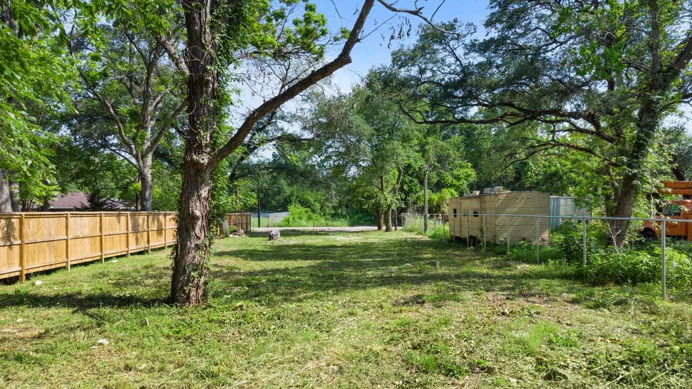 735 Homer St, Houston, TX 77091 - photo 1