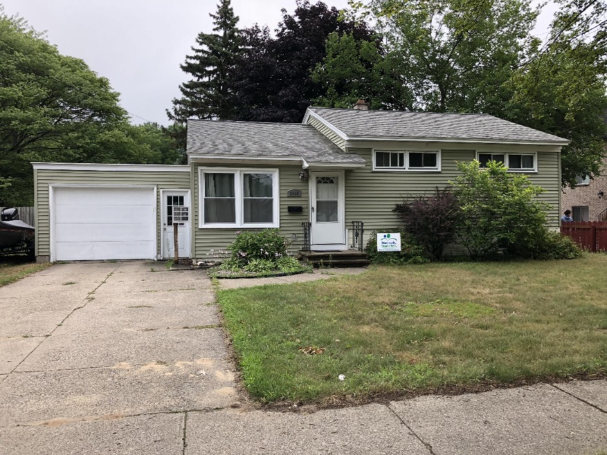3046 Maple Grove