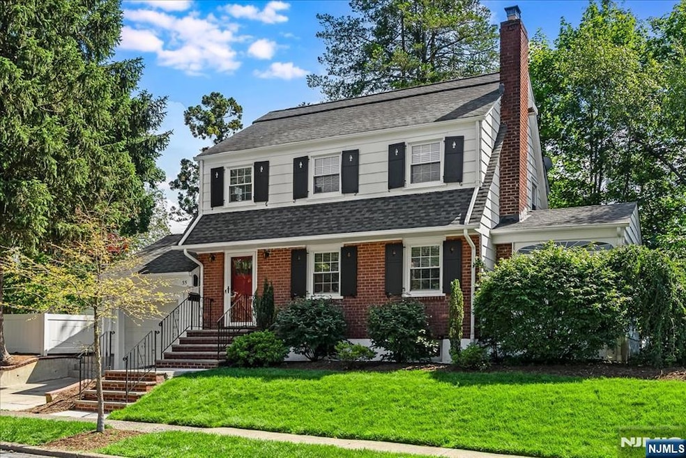 Sold $827,000 • Co-Listing Agent