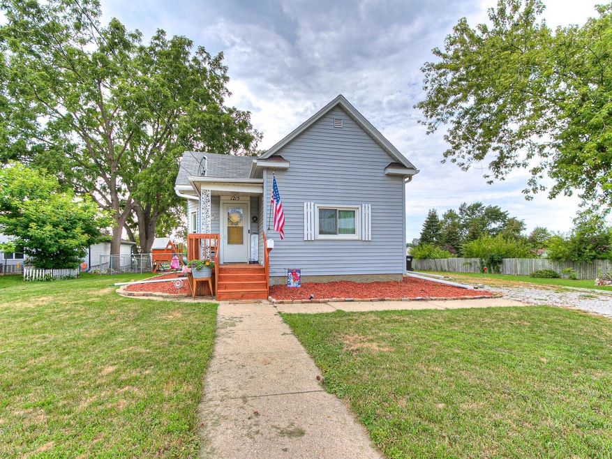 1215 Nebraska St-10