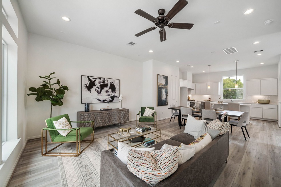 1522 Ojeman Rd unit B, Houston, TX 77055 - photo 1