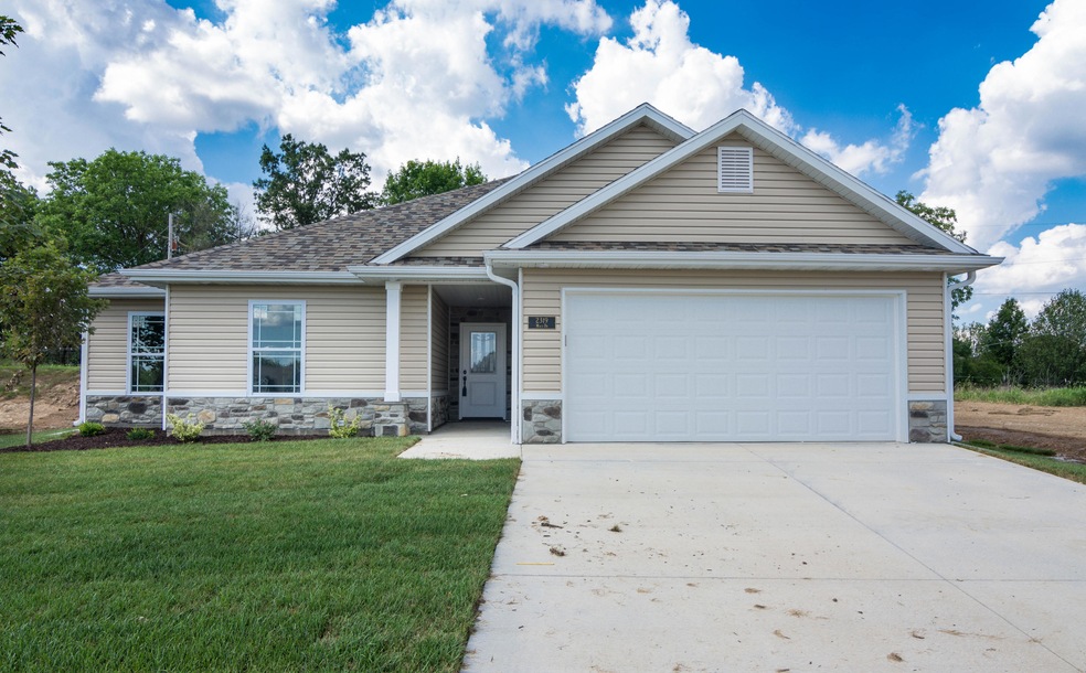 2319 Mace Dr, Columbia, MO 65201 - photo 1