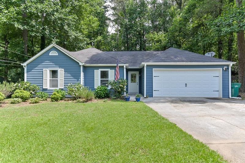 Welcome Home to an easy one level living Ranch hom