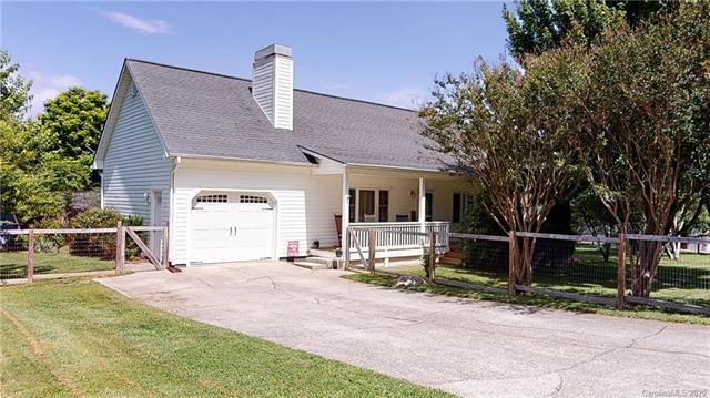 4 Apple Blossom Ln, Hendersonville, NC 28792 - photo 1