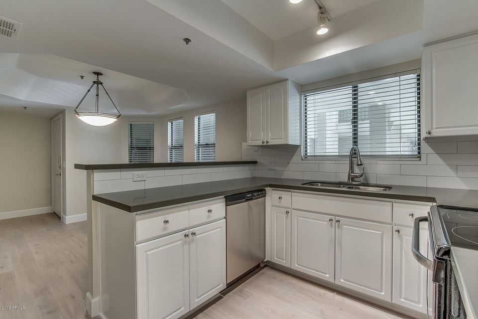 32nd St Kitchen-15