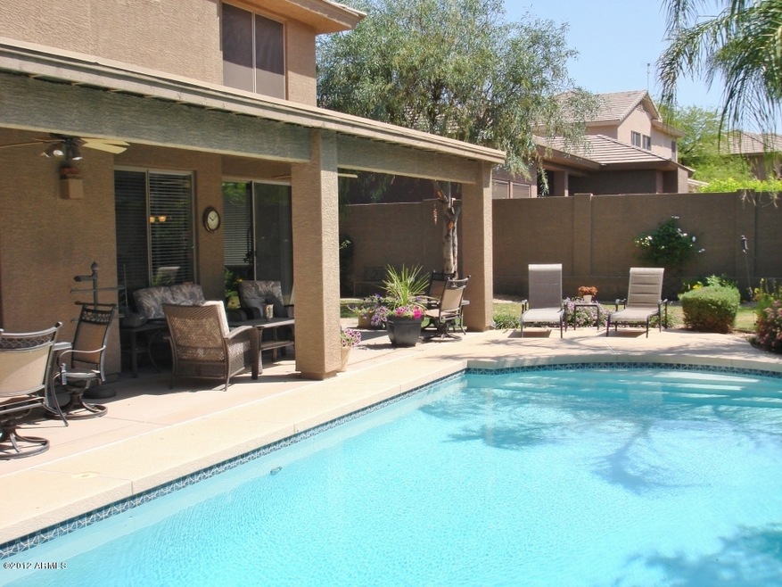 Patio / Pool b 2