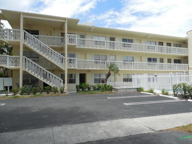 Southbridge Condominiums unit 1100, West Palm Beach, FL 33405 - photo 1