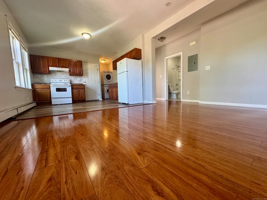 67 Judson St unit 3, Hartford, CT 06120 - photo 1