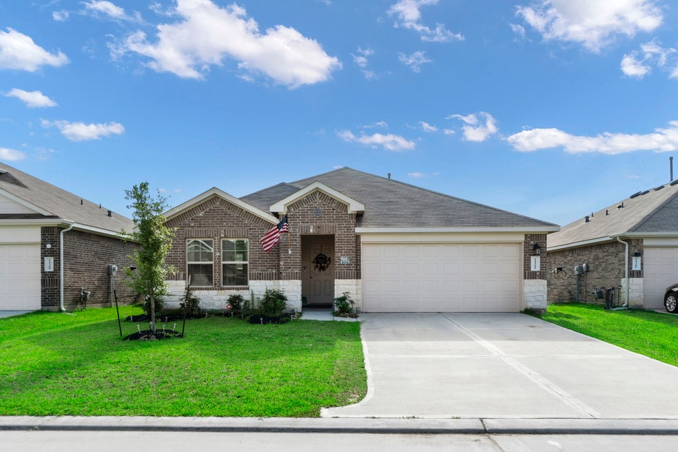 14304 W Pine Heart Dr, Conroe, TX 77302 - photo 1