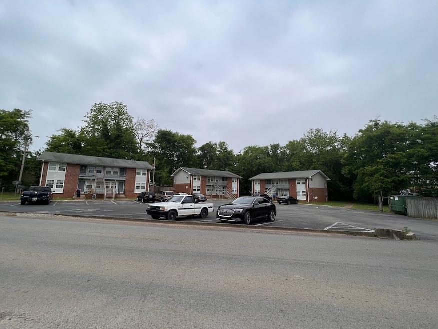 106 S Thompson St, Shelbyville, TN 37160 - photo 1