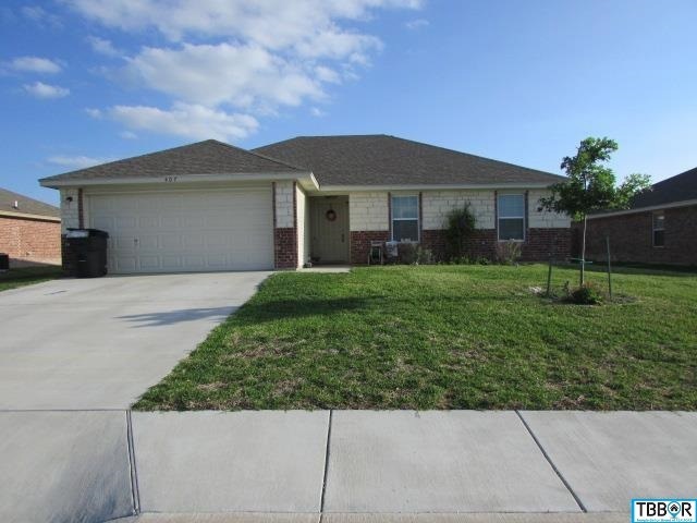 407 Chrislyn Dr, Troy, TX 76579 - photo 1