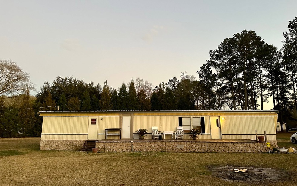 205 N West Pillsbury Dr, Lake City, FL 32055 - photo 1