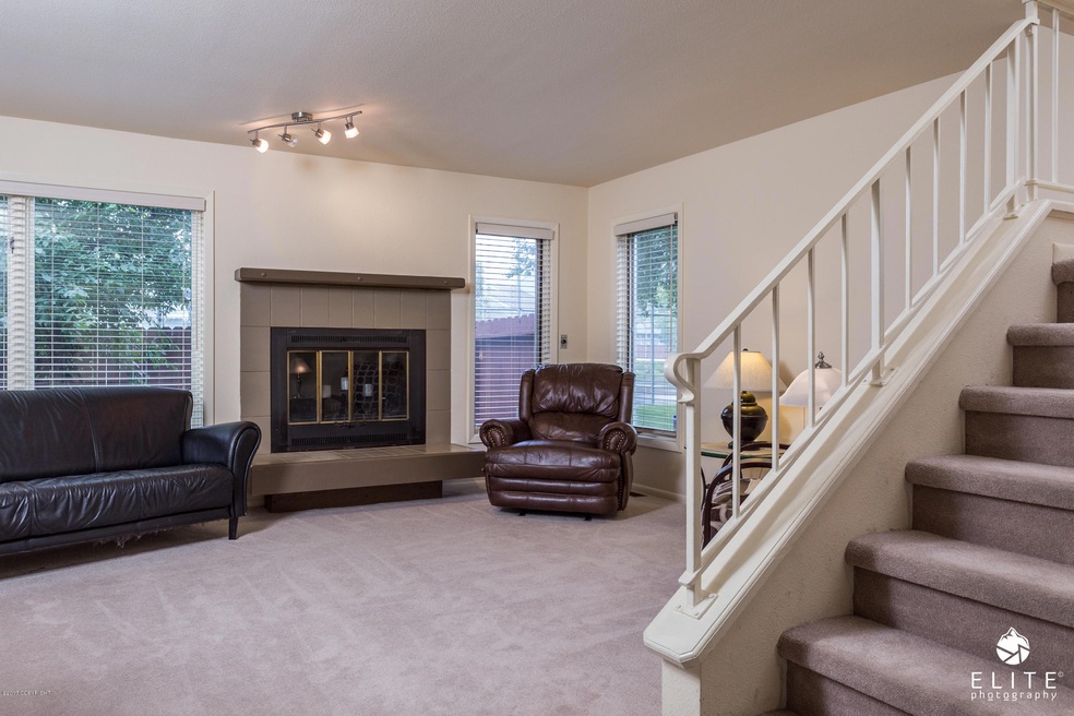 1919ParkviewCir(17of23)