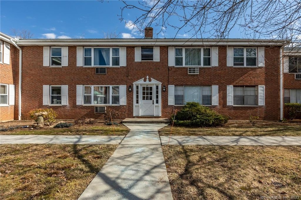 87 Shadow Ln unit A1, West Hartford, CT 06110 - photo 1