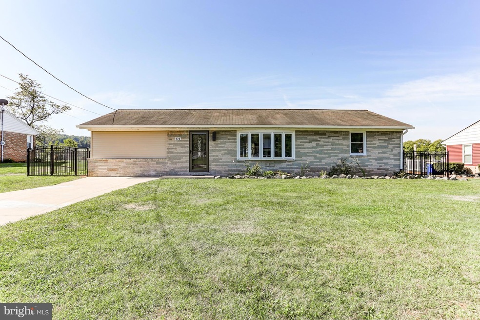 270 S 4th St, Mount Wolf, PA 17347 - photo 1