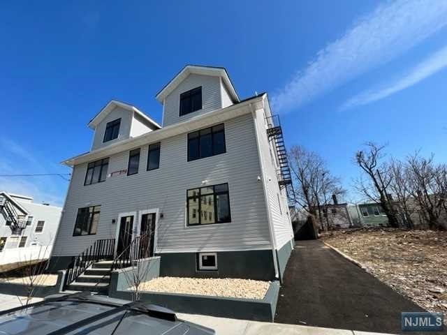 254 22nd St unit 2, Irvington, NJ 07111 - photo 1