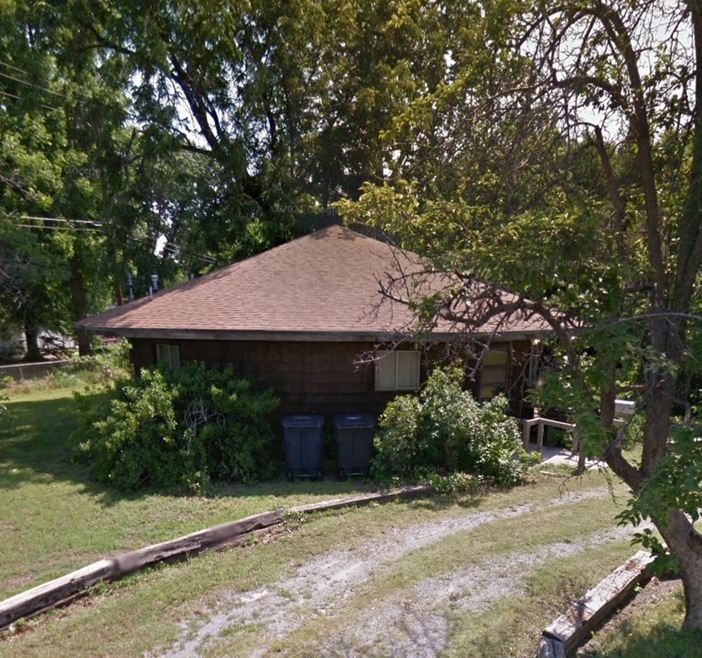 Round house on Maple