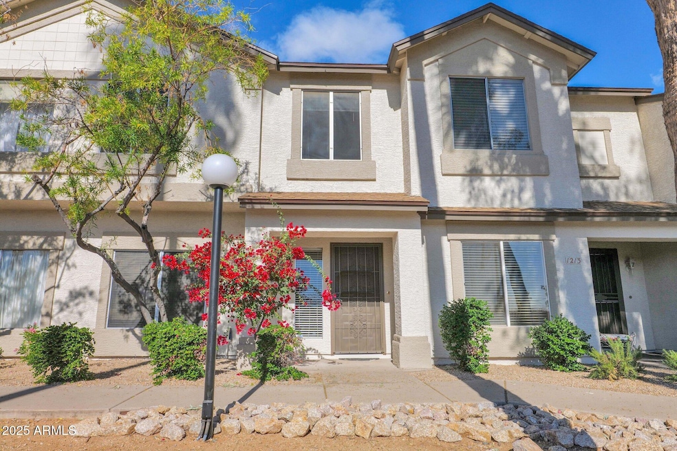 1-web-or-mls-P1054846