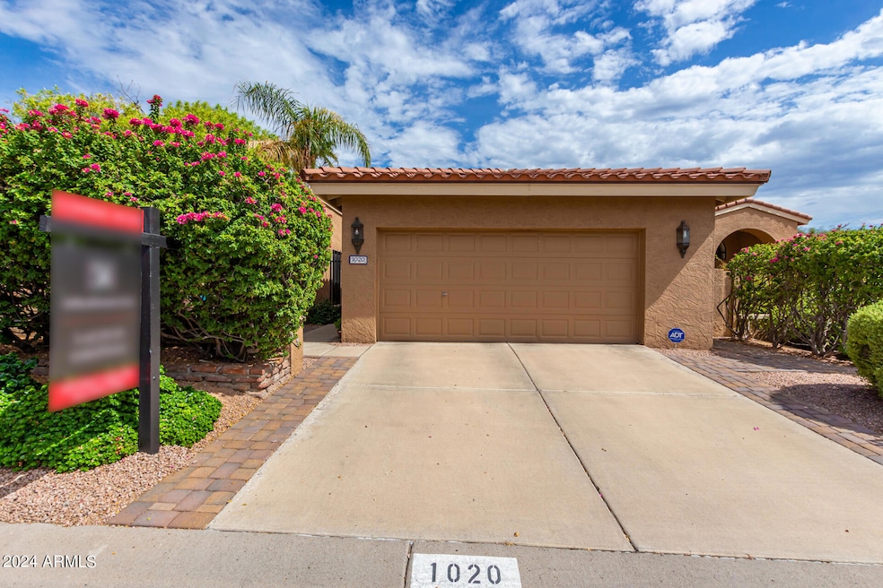 1020 E DESERT COVE Avenue