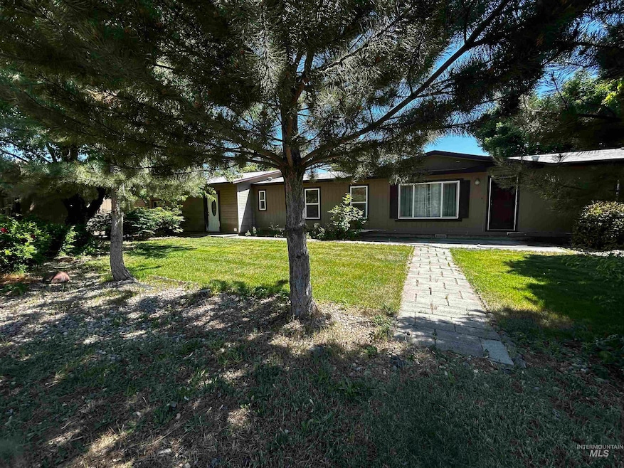For Sale $595,000 • Co-Listing Agent