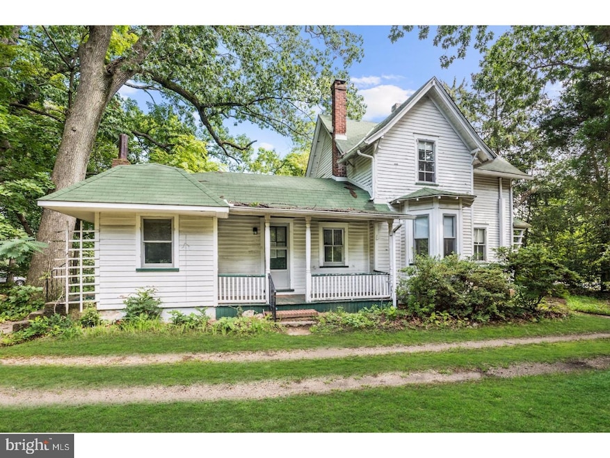 1405 Bridgeboro Rd, Beverly, NJ 08010 - photo 1