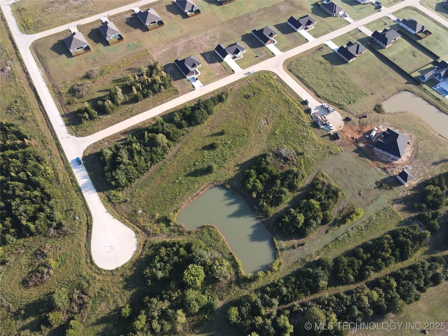 94 Maple Leaf Dr, Durant, OK 74701 - photo 1