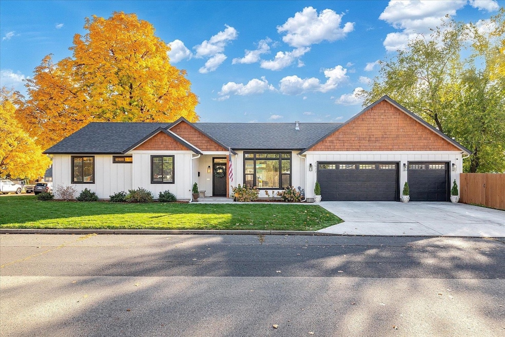 Pending $449,900 • Co-Listing Agent