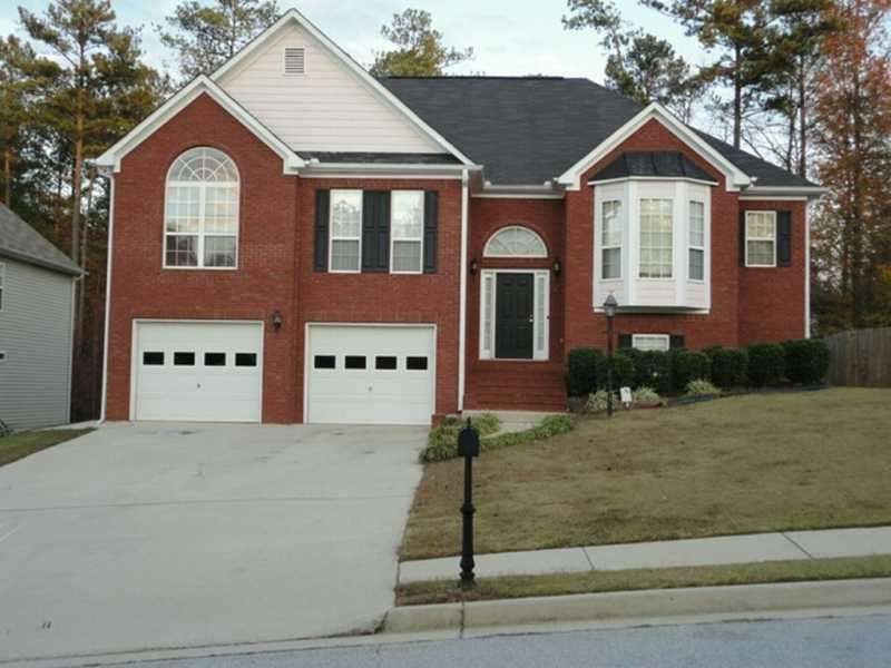 Exterior Front. HUGE 3 BEDROOM 2.5 BATH SPLIT FOYE