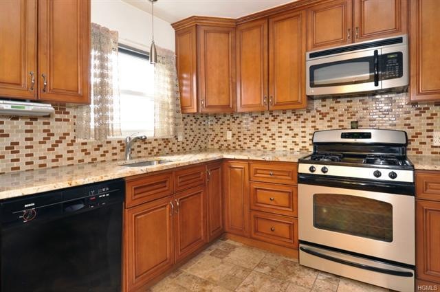 396 Kneeland Ave, Yonkers, NY 10704 - photo 1