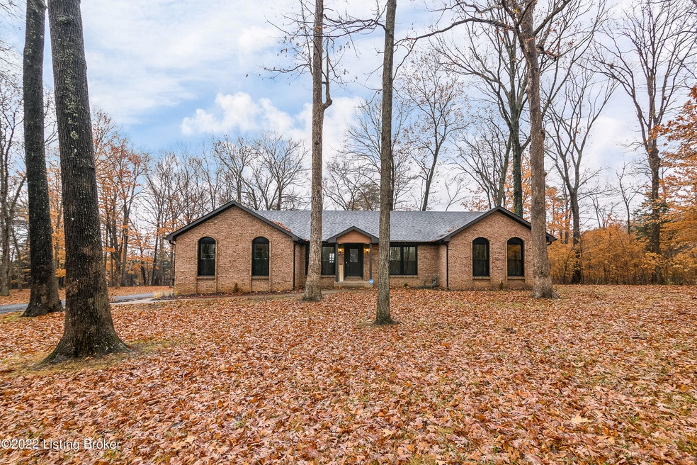 360 Rockwood Ln, Mount Washington, KY 40047 - photo 1