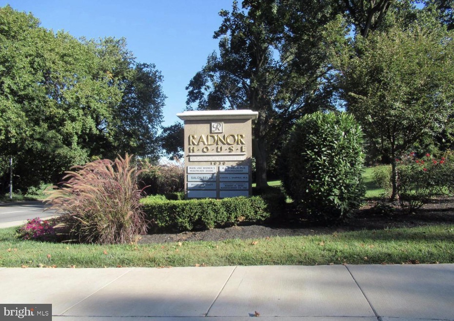 Radnor House unit L4, Bryn Mawr, PA 19010 - photo 1