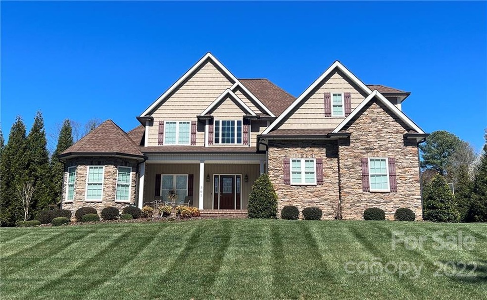 307 Beverly Dr, Statesville, NC 28625 - photo 1