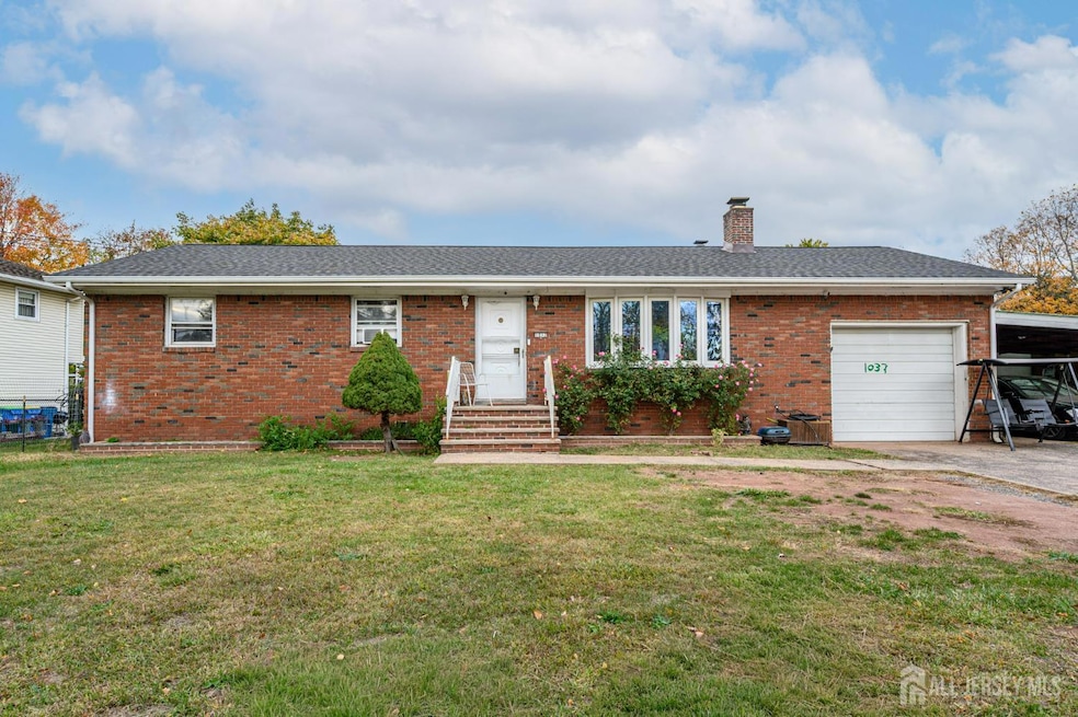 For Sale $589,900 • Co-Listing Agent