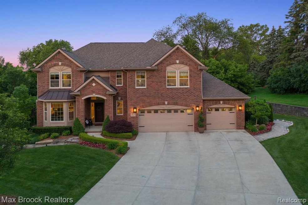 Welcome home to 3037 Anthony Lane Bloomfield Twp